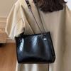 Retro Soft Surface Bag Women's 2025 New Large-capacity Versatile Commuter Tote Bag Women's Chain Messenger Bag