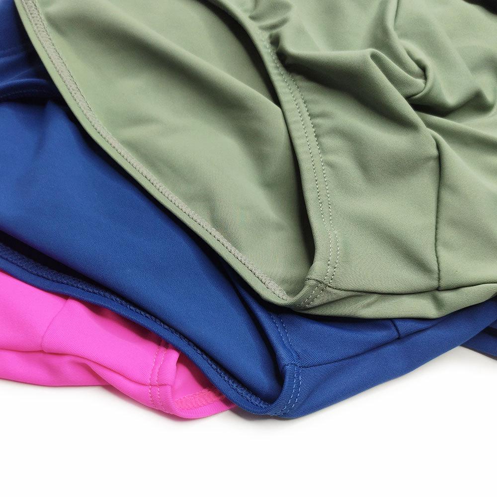 Мужские минималистичные плавки-слипы треугольной формы однотонной расцветки