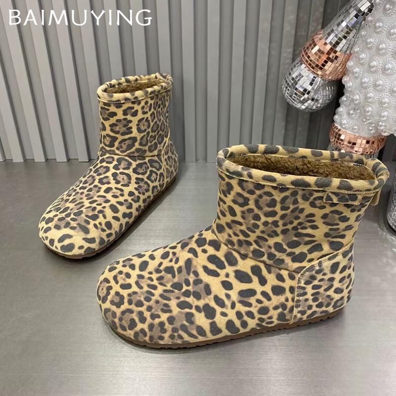 Женские зимние ботильоны на плоской подошве из леопардовой замши с короткими плюшевыми зимними хлопковыми ботинками 2025 года, дизайнерские теплые повседневные удобные ботинки для женщин