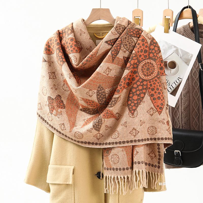 Women's Ethnic Style Jacquard Shawl: Thick, Warm Imitation Cashmere Scarf for Autumn/Winter