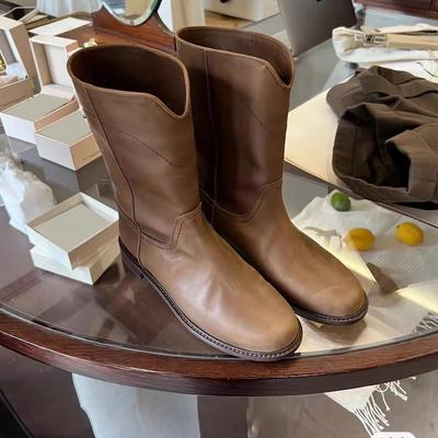 Кожаная корейская версия V-образный широкий голенище средней и высокой высоты на плоской подошве ботинки Мартин полусапоги женские 2025 новые осенне-зимние рыцарские ботинки