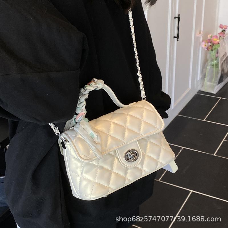 Fashion Xiaoxiangfeng Bag Women's 2025 Summer New Diamond Chain Bag Niche Design Simple Shoulder Messenger Bag