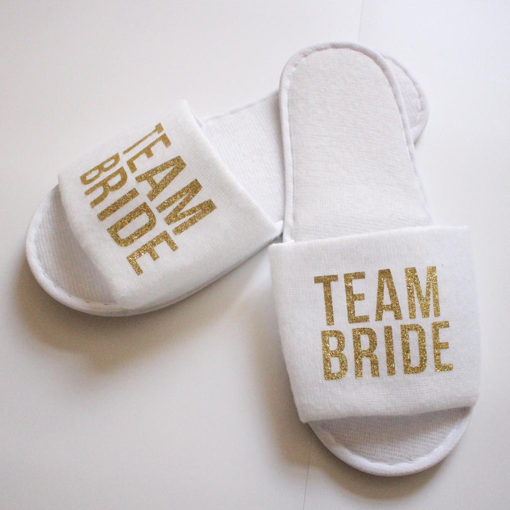 Fashion Wholesale Bride Shower Bride Wedding Decoration Bridesmaid Hen Party Spa Soft Slippers Ladies Bachelorette Party Supplies Gift