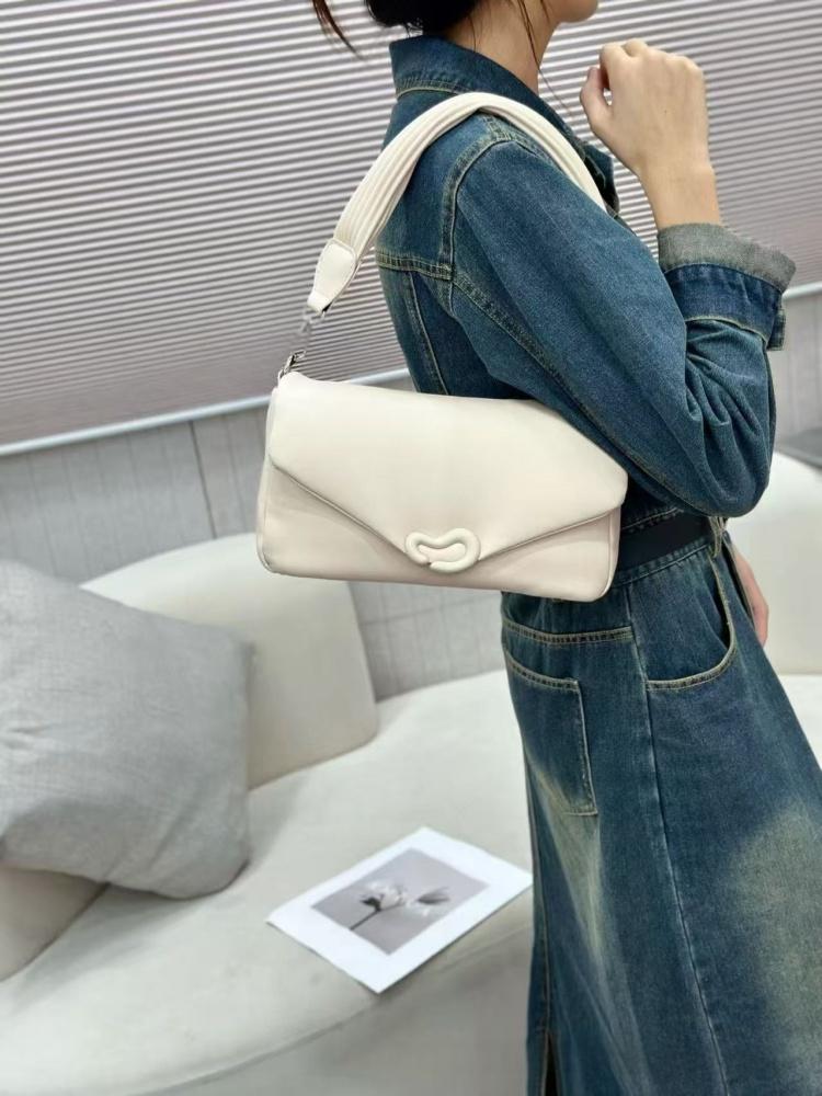 Fashionable Macaron Color Underarm Bag Heart Shaped Buckle Shoulder Bag Women's Versatile Light Luxury Crossbody Bag
