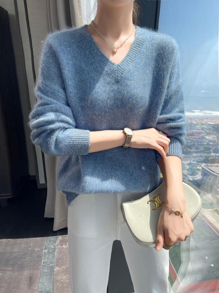 Versatile Women's Cashmere Knit V-Neck Top - Loose Fit, Slimming, Warm for Autumn/Winter