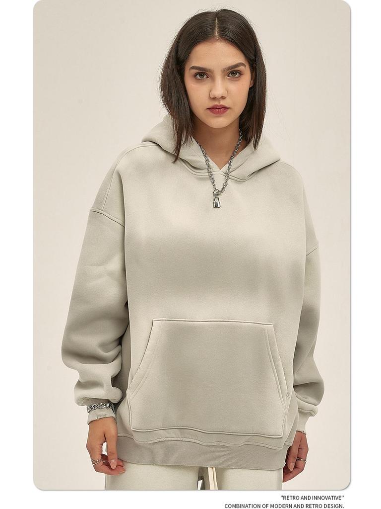 Комплект худи и спортивных штанов с эффектом потертости и градиентной окраской - Ретро уличный тренд для пар