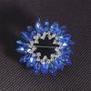 Роскошная Брошь-Цветок с Синими Бриллиантами - Женский Высококлассный Аксессуар с Регулируемой Застежкой на Талии и Премиальной Булавкой