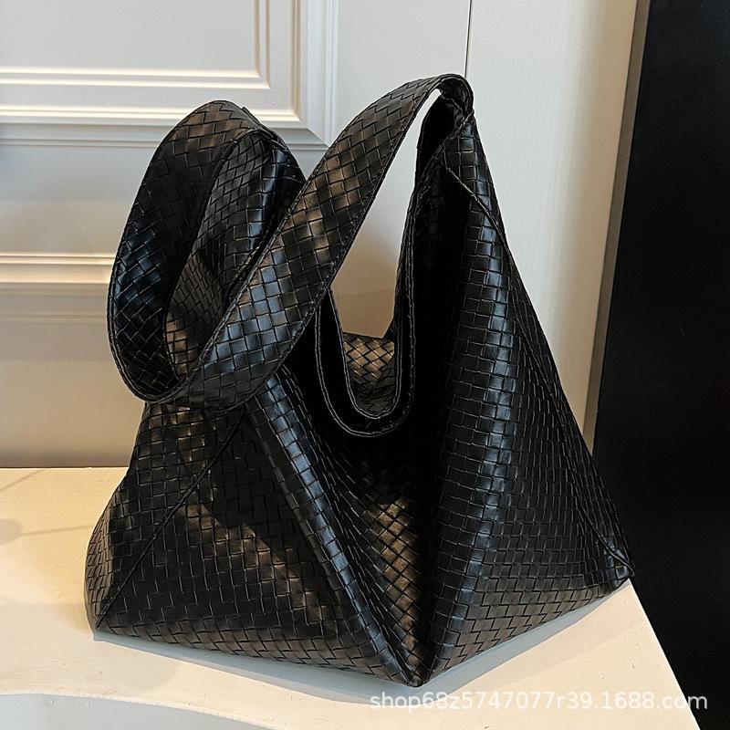 New Fashion Large-capacity Woven Bag 2025 One-shoulder Crossbody Versatile Simple Solid Color Commuter Tote Large Bag