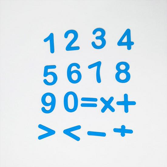 Магнитные наклейки с буквами алфавита и цифрами для раннего образования: 26 цветных заглавных букв для досок и холодильников