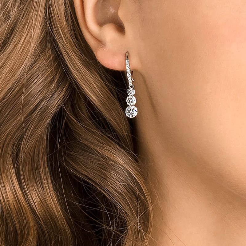 Swarovski Серьги Stilla Attract Trilogy Round с отверстиями, покрытые родием, женские, белые 5416155