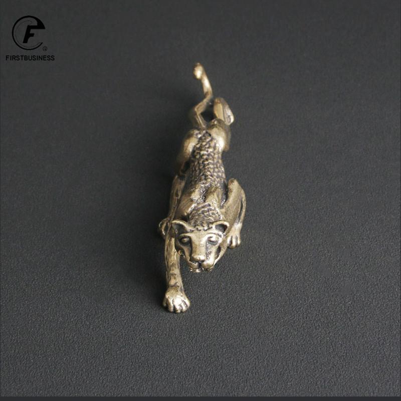 Античная бронза Сильная статуэтка Panthera Pardus Винтажная медная скульптура леопарда Украшения Животное Чайный питомец Фигурка Декор для рабочего стола