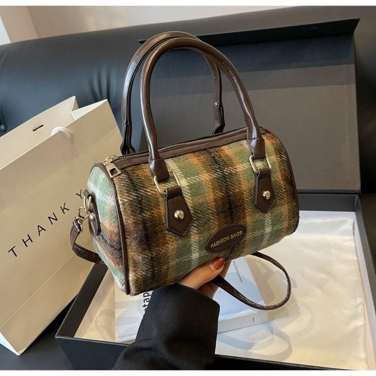 Stylish Large Capacity Plaid Shoulder Tote Bag For Women With Vintage Charm In Green