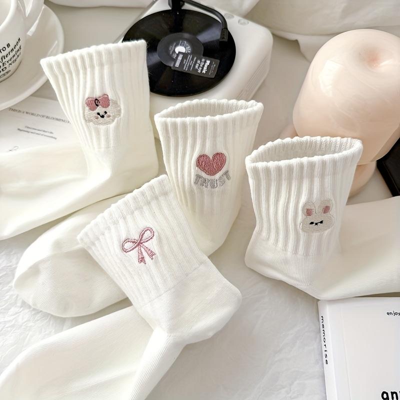 5-Pack Women's Heart Bow Socks, Spring and Autumn Fashionable Minimalist Heart Bow Design! Adorable Patterns On the Little White Socks