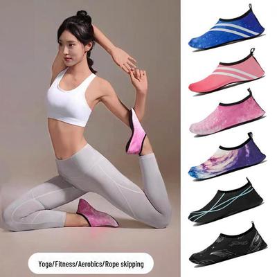 Женская бесшумная нескользящая обувь для занятий фитнесом и йогой в помещении — мягкая подошва для танцев, прыжков, аэробики и пляжных видов спорта