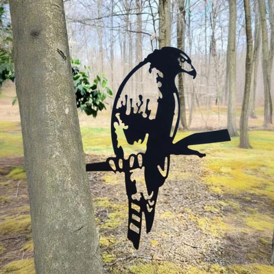Eagle Flag Tree Stake Metal Animal Silhouette Decoration Garden Decor Animal Sign with Stake for Garden Tree Fence Post Outdoor Decor