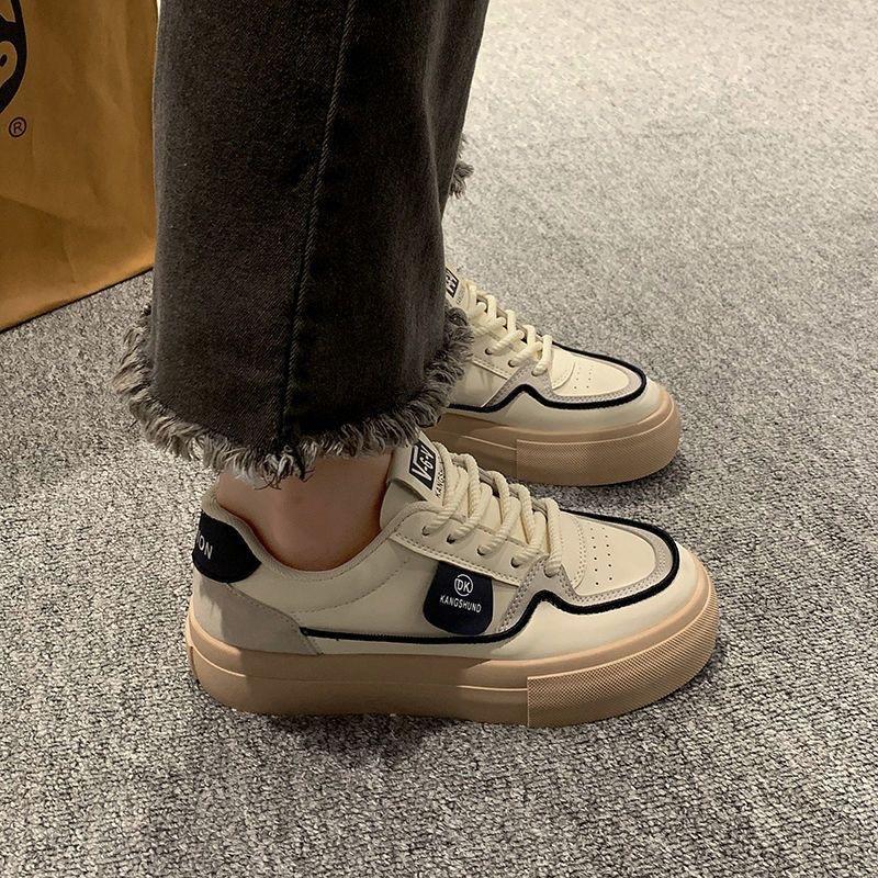 Популярные универсальные маленькие белые туфли на толстой подошве женские 2024 новая летне-осенняя нишевая дизайнерская модная обувь для скейтборда корейская версия повседневная обувь