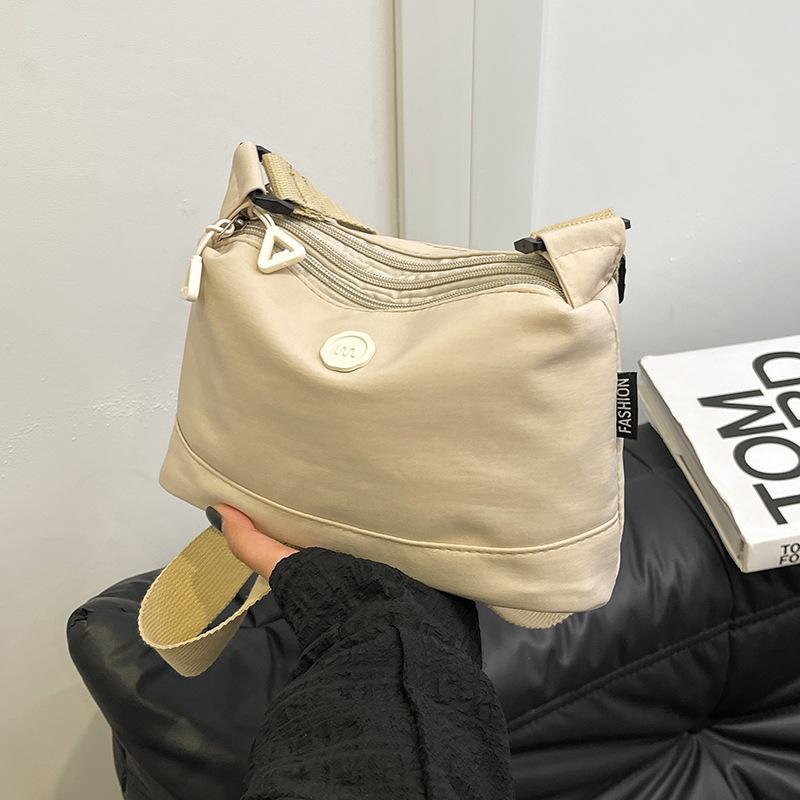 Niche Женская универсальная сумка через плечо для женщин Универсальная новая модная сумка на одно плечо для поездок на работу для женщин