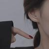 Длинные серьги-гвоздики U-образной формы из лавы в холодном стиле 2024 года для женщин