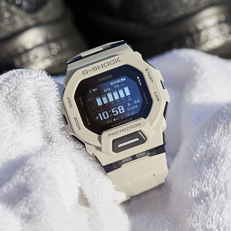 Casio G-Shock G-Squad Series Smart Training Tracker Bluetooth Multifunction LED Light Quartz Movement Resin Strap Men Watches Black GBD-200UU-9PR