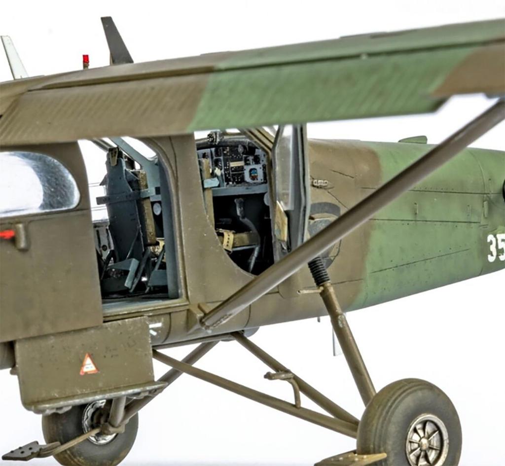 Platz Heller 1/48 Pilatus PC-6 B2/H2 Turbo Porter Пластиковый набор HE30410