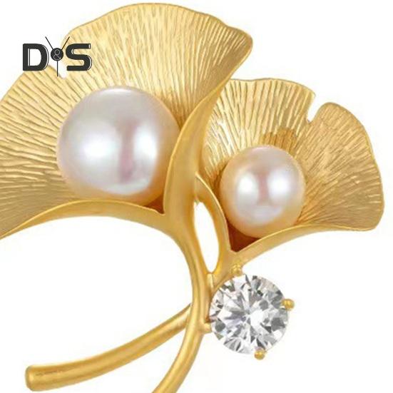 Women Brooch Faux Pearl Decor Ginkgo Leaf Stainless Vintage Anti-slip Coat Collar Hat Scarf Decoration Clothes Pin Garment Jewelry
