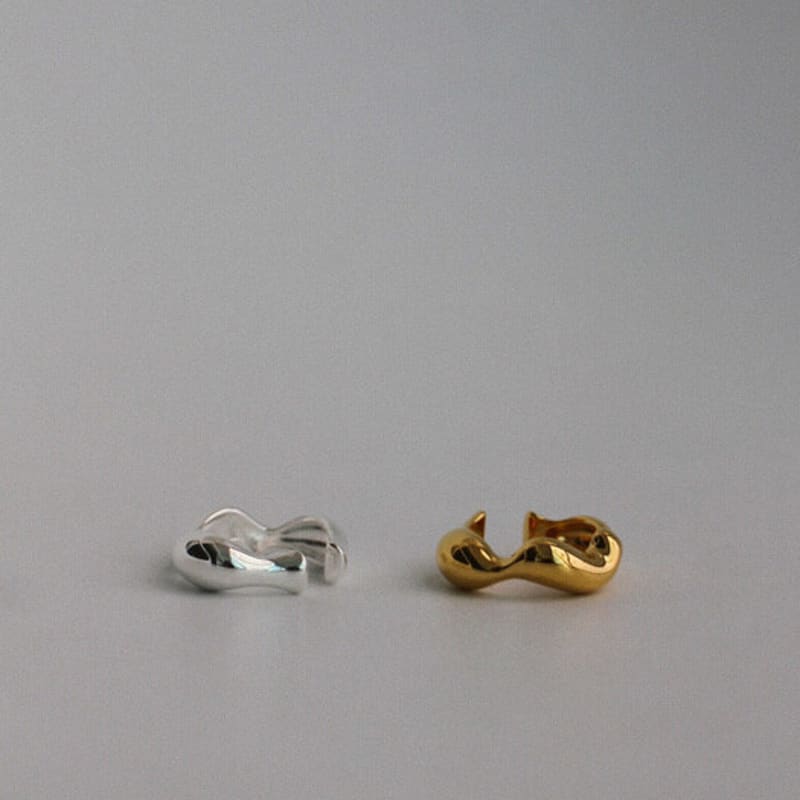 RACY Wavy Silver Ring