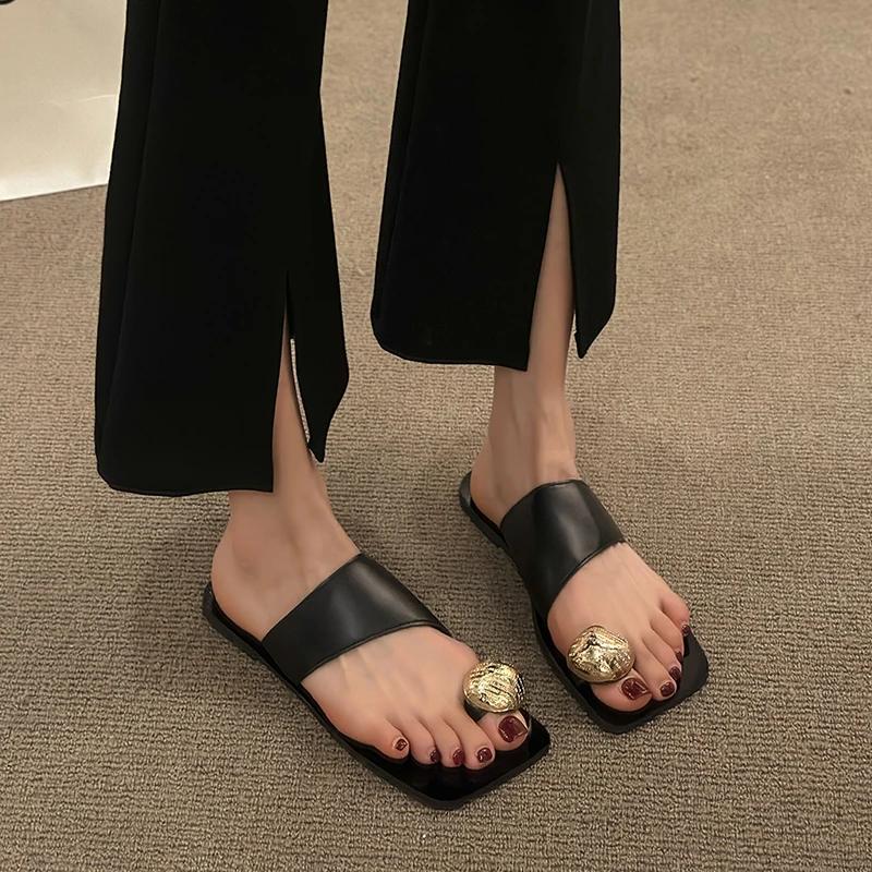 Summer Women's Thong Sandals 2024 New Square Toe Flat Slippers for Women Outdoor Light Casual Beach Fashion Women's Flip Flops