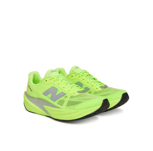 Беговые кроссовки New Balance FuelCell Rebel V5