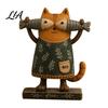 Retro Hand Painted Resin Figurine Rustic Farmhouse Cat with Fish, Holding Fish Statue, Vintage Decorative Prop for Photography Desktop Ornament