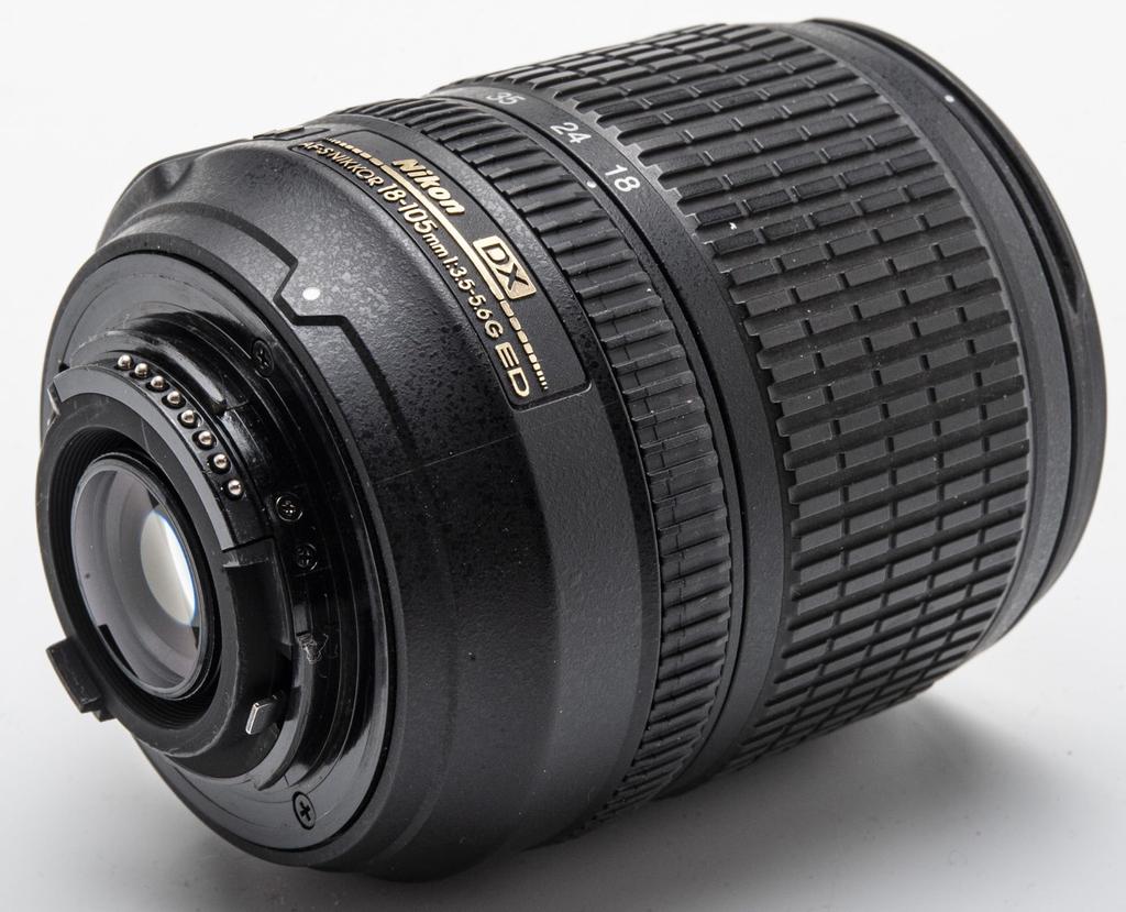 Nikon Стандартный зум-объектив DX NIKKOR ED VR эксклюзивно для формата Nikon DX AF-S 18-105mm f/3.5-5.6G