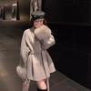 Шерстяное пальто в стиле Хепберн со шнуровкой и меховыми рукавами для женщин - Приталенное, для осени/зимы