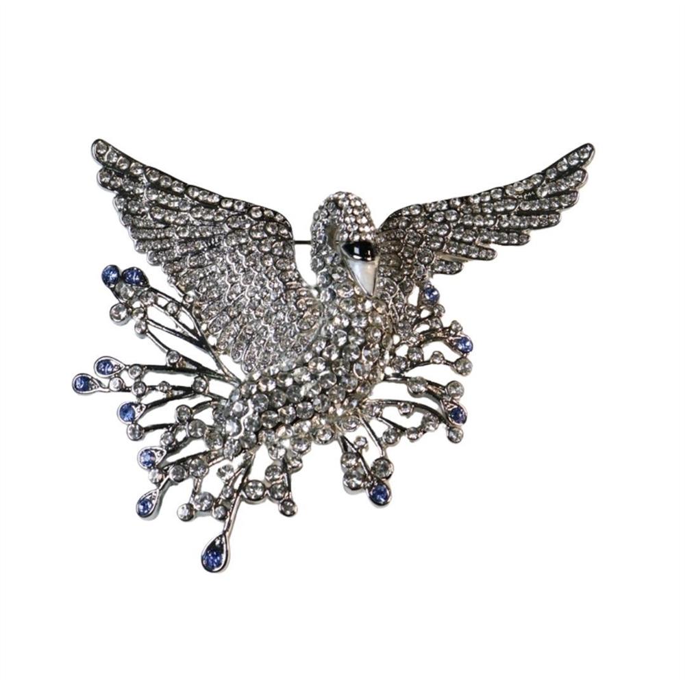 Fashionable, Compact and Diamond-encrusted Swan Brooch, Elegant Versatile, Thickened Electroplated French Retro High-end