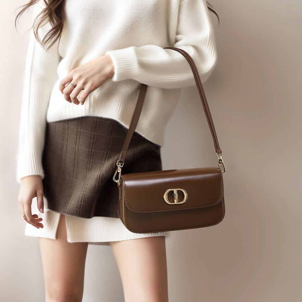 Leather women's bags, high-end envelope bags, trendy women's bags, autumn and winter messenger bags, high-end niche handbags.