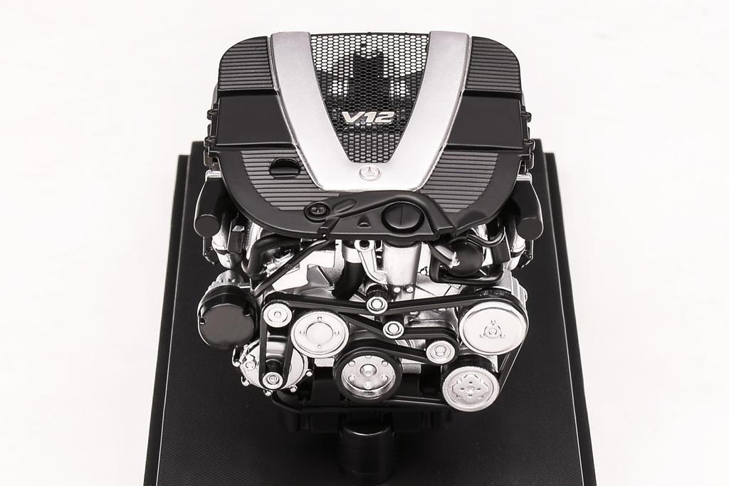 MOTORHELIX 1/18 Scale Mercedes-Benz M275 V12 Engine (W221 Version) Finished Product M90108