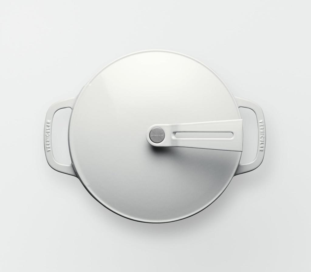 Vermicular Литая эмалированная кастрюля 22 см с морской солью, белая безводная, для приготовления пищи, безводная, для выпечки, специальная книга рецептов, в комплекте кастрюля для духовки с 2 отдельно стоящими крышками OP2R22S-WH