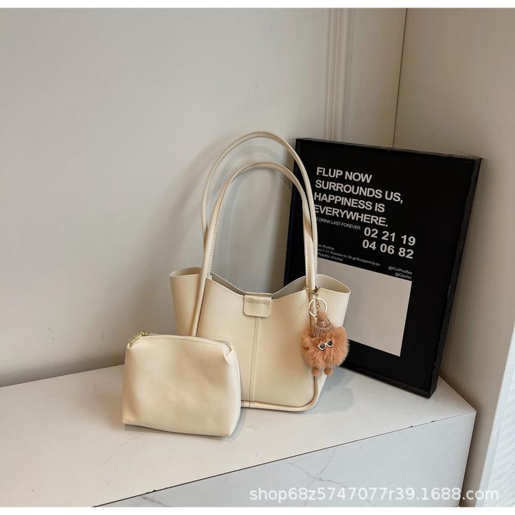 Korean Simple Bucket Bag Women's 2025 New Casual Versatile Shoulder Tote Bag Fashionable Large-capacity Commuter Bag