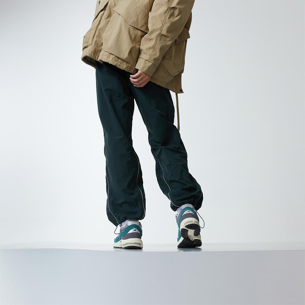 Кроссовки унисекс New Balance 2002R New Spruce Magnet, зеленые