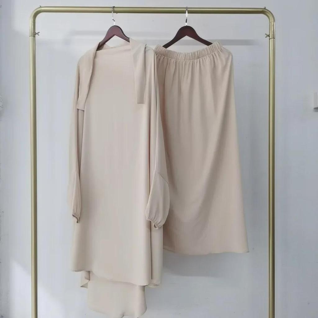 Yiduoduo Hooded Middle Eastern Robe: Solid Color Two-Piece Suit with Side Pockets