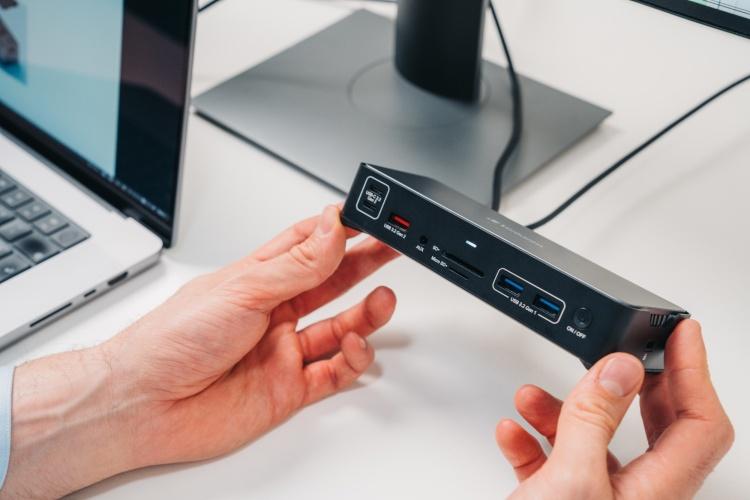 Verbatim 32171 CDS-15 USB-C Pro Docking Station 15 Ports, Grey/Black