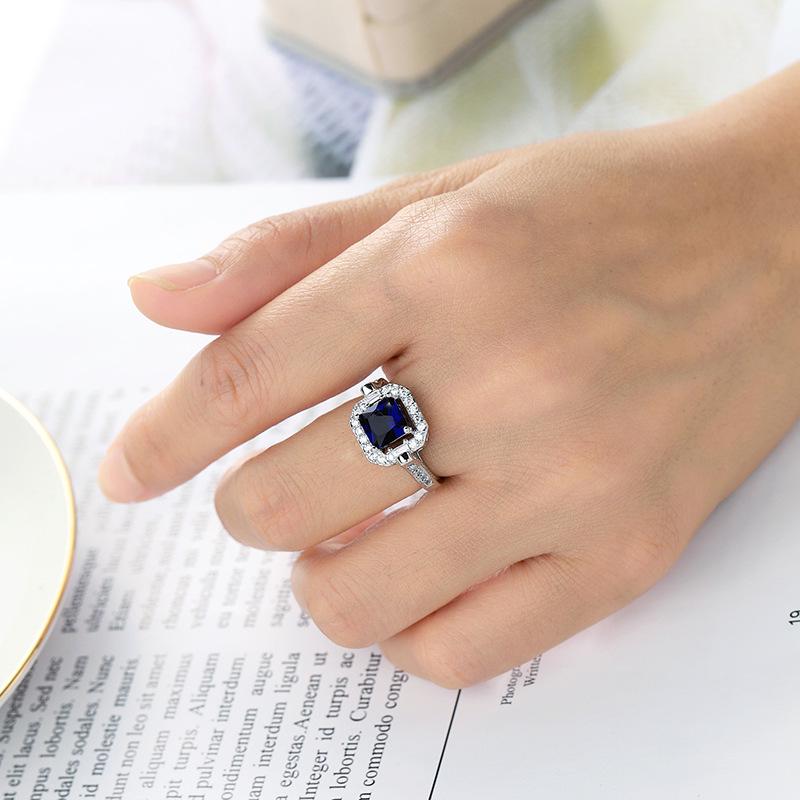 Женские обручальные кольца SODROV с классическим синим цирконом