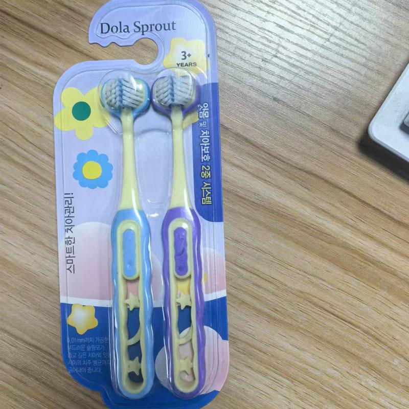 «Трехсторонняя зубная щетка с мягкой щетиной для взрослых – широкая головка с защитой десен, премиальный дизайн с тремя головками»