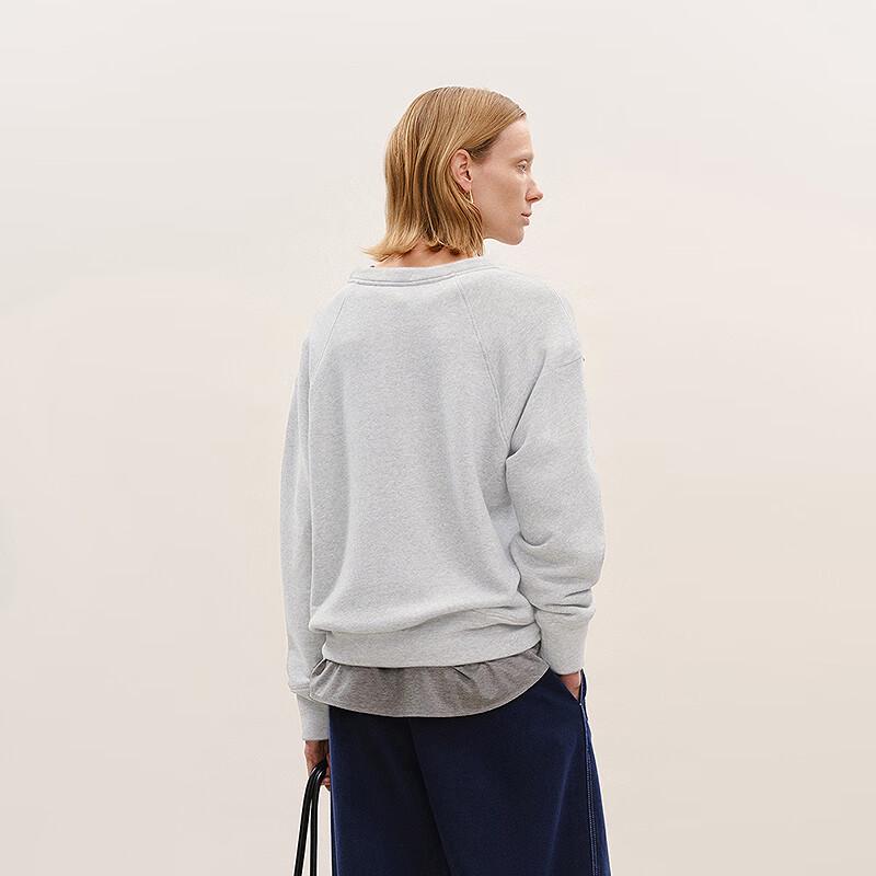 СВИТШОТ С КРУГЛЫМ ВЫРЕЗОМ LESS 2026 ВЕСНА