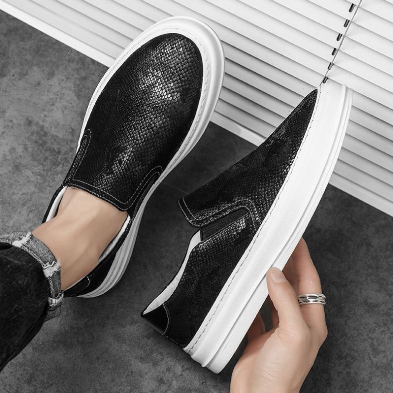 Мужская обувь европейской станции, высококлассные белые туфли, осень 2025, трендовая спортивная и повседневная мужская универсальная обувь на доске из коровьей кожи первого слоя