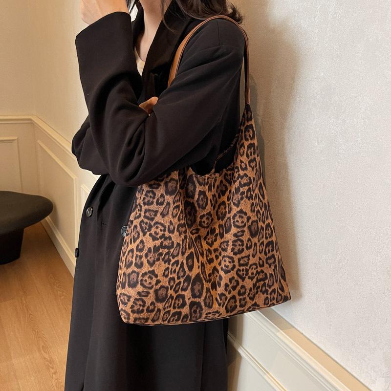 Супер огненная сумка для мамы и ребенка с леопардовым принтом, модная сумка-тоут большой вместимости, женская осенне-зимняя 2025, новая модная сумка через плечо