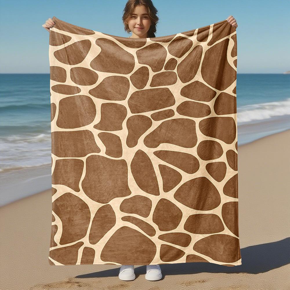 1PC Giraffe Print Animal Skin PatternOutdoor Flannel Blanket - Soft Plush Decor for Picnics, camping, Bedroom, Playroom, Office, or Lunch Break 1269A