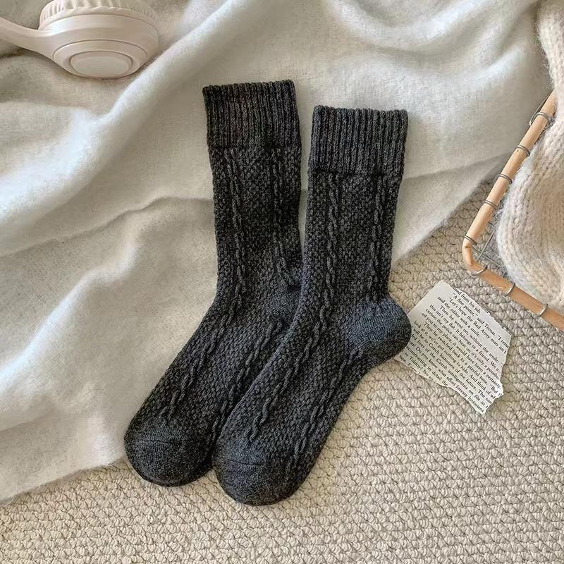 Осенние и зимние шерстяные женские носки Twist Retro Simple Solid Color Mid-tube Socks Серые толстые теплые женские носки