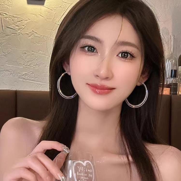 Unforgettable 2025 Unique European & American Large Hoop Earrings for Women - Exquisite Contemporary Design