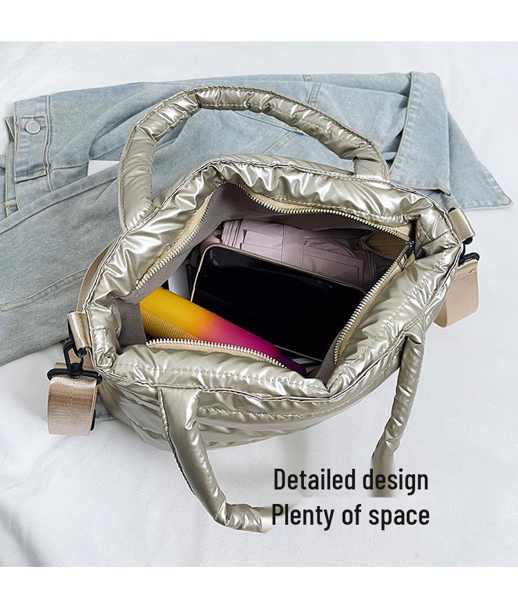 Ламинированная зимняя сумка-тоут: Стильная легкая женская сумка-пуховик через плечо и на плечо