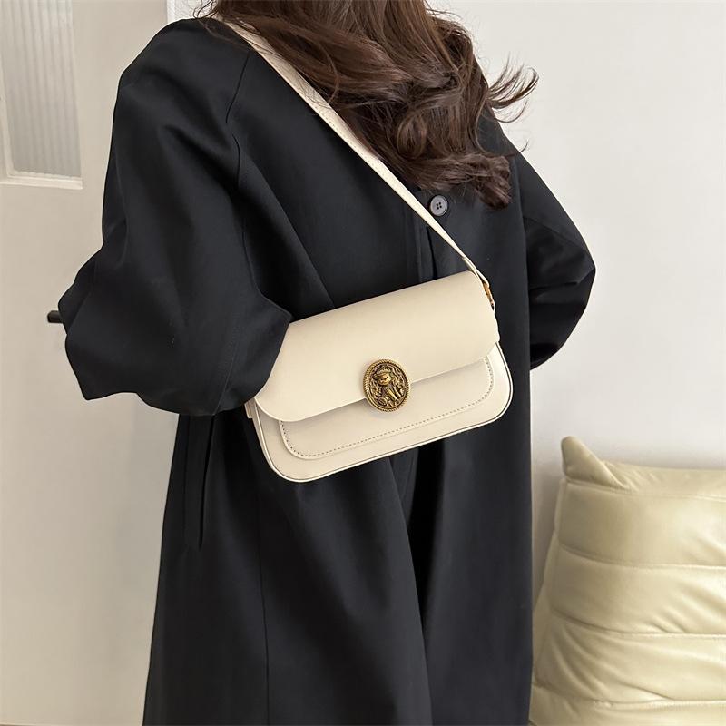 Маленькая квадратная сумка, новый модный тренд зимы, повседневная и модная однотонная сумка через плечо, корейская однотонная женская сумка через плечо, модная