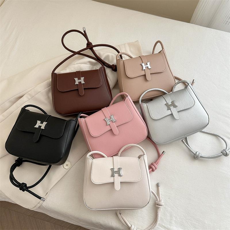 Fashionable Bags for Women's New Summer One-shoulder Crossbody Bags Simple Casual and Large Capacity for Commuting Small Square Bags for Work